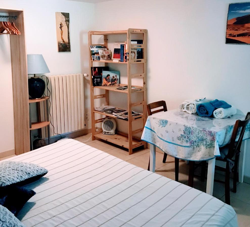 Chambre Et Salle De Bain Prive S'Ouvrant Sur Terrasse, Jardin Et Cuisine D'Ete Quillan Exterior photo